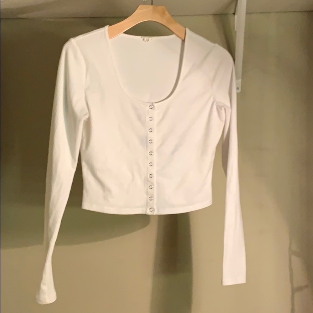 A longsleeve buttonup croptop very cute andstylish